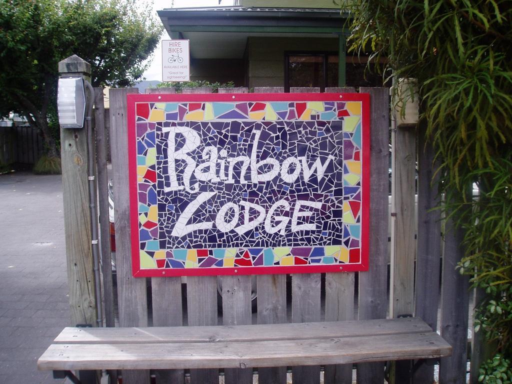 Rainbow Lodge Backpackers Tauposee Exterior foto